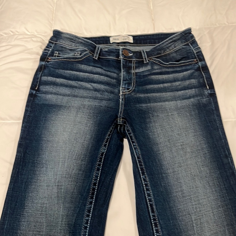 BKE Payton Jeans - Bootcut - Size 27x31 1/2. - Picture 1 of 4